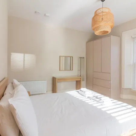 Gasthof Guestready - Relax And Explore In Dundrum