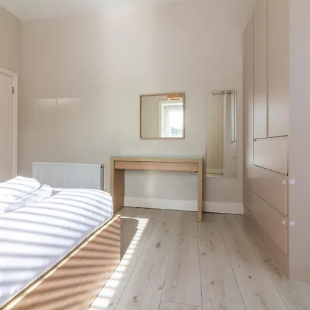 Guest house Guestready - Relax And Explore In Dundrum Dublin