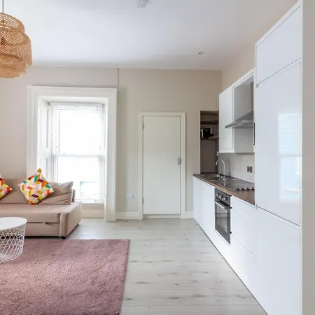Penzion Guestready - Relax And Explore In Dundrum