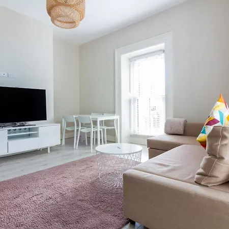Penzion Guestready - Relax And Explore In Dundrum *